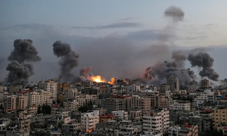 بالصور.. غزة تحت نيران القصف