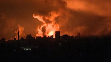 موقع الجزيرة: قصف بالمدفعية والطائرات والزوارق الحربية على غزة وإصابة خطرة لضابط إسرائيلي