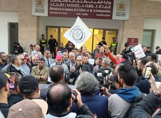 صحافيون يدينون مهزلة تمرير مشروع إعادة تنظيم المجلس الوطني للصحافة